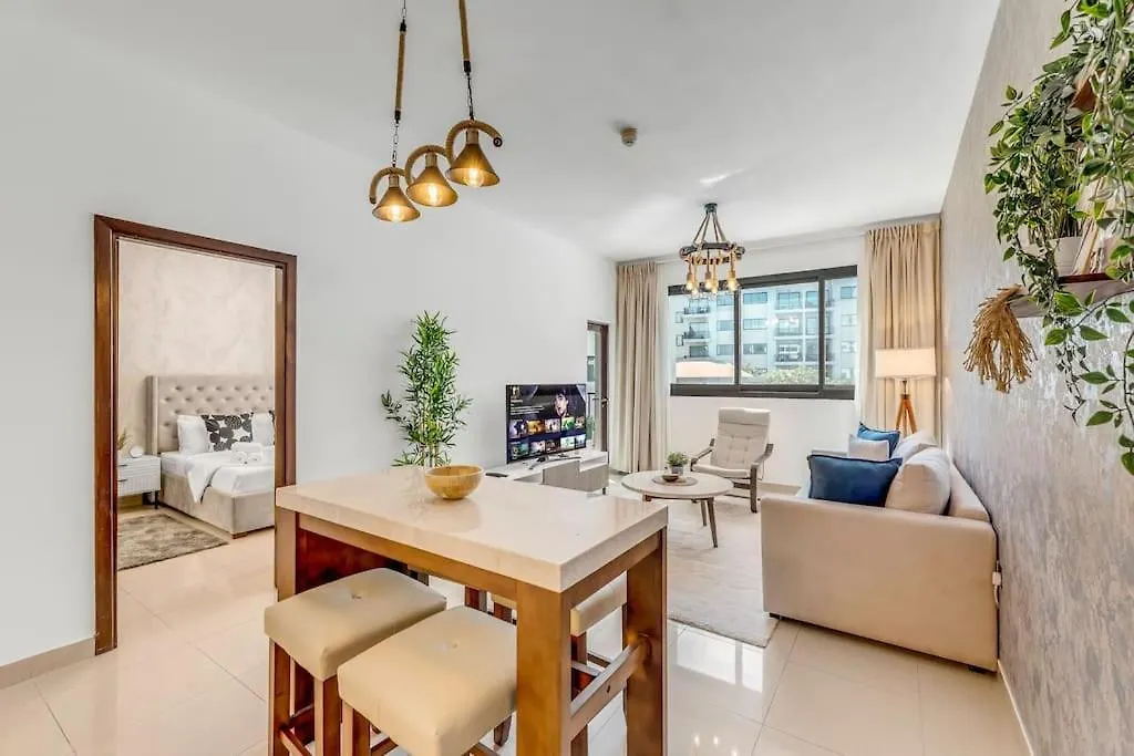 Waves - Comfortable 1Br Getaway In Jvc With Park Views Dubai Apartment