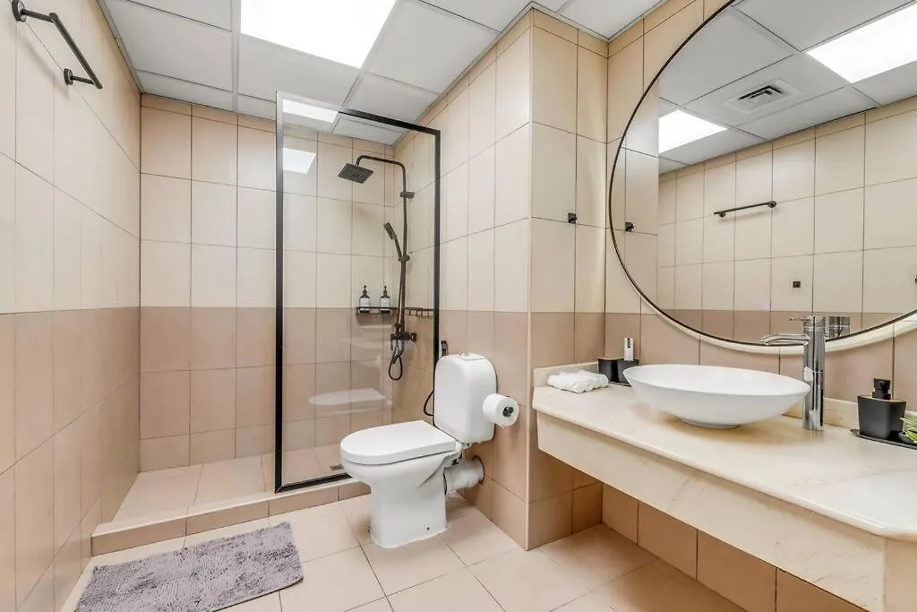 Waves - Comfortable 1Br Getaway In Jvc With Park Views Dubai Apartment
